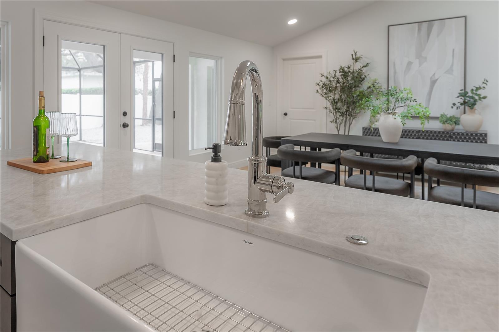 Image 9 of 48 For 471 Davis Boulevard