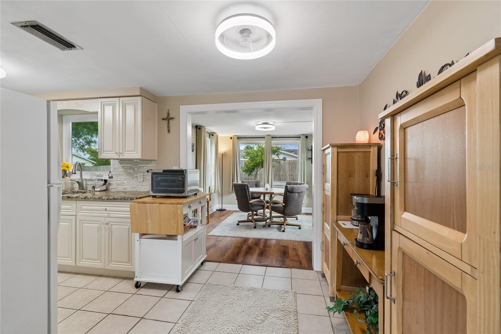 Image 10 of 39 For 4904 Fleetwood Street