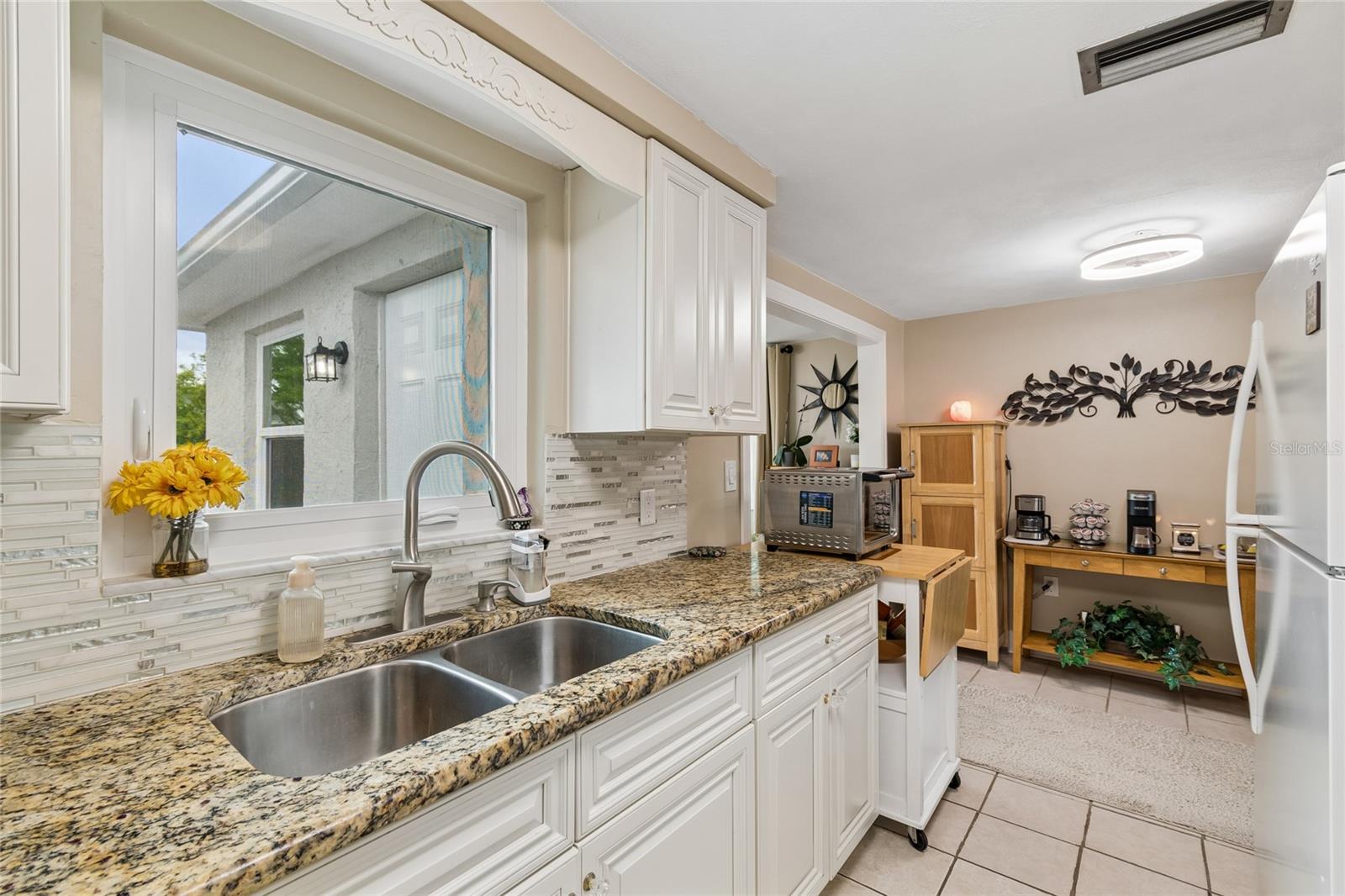 Image 12 of 39 For 4904 Fleetwood Street