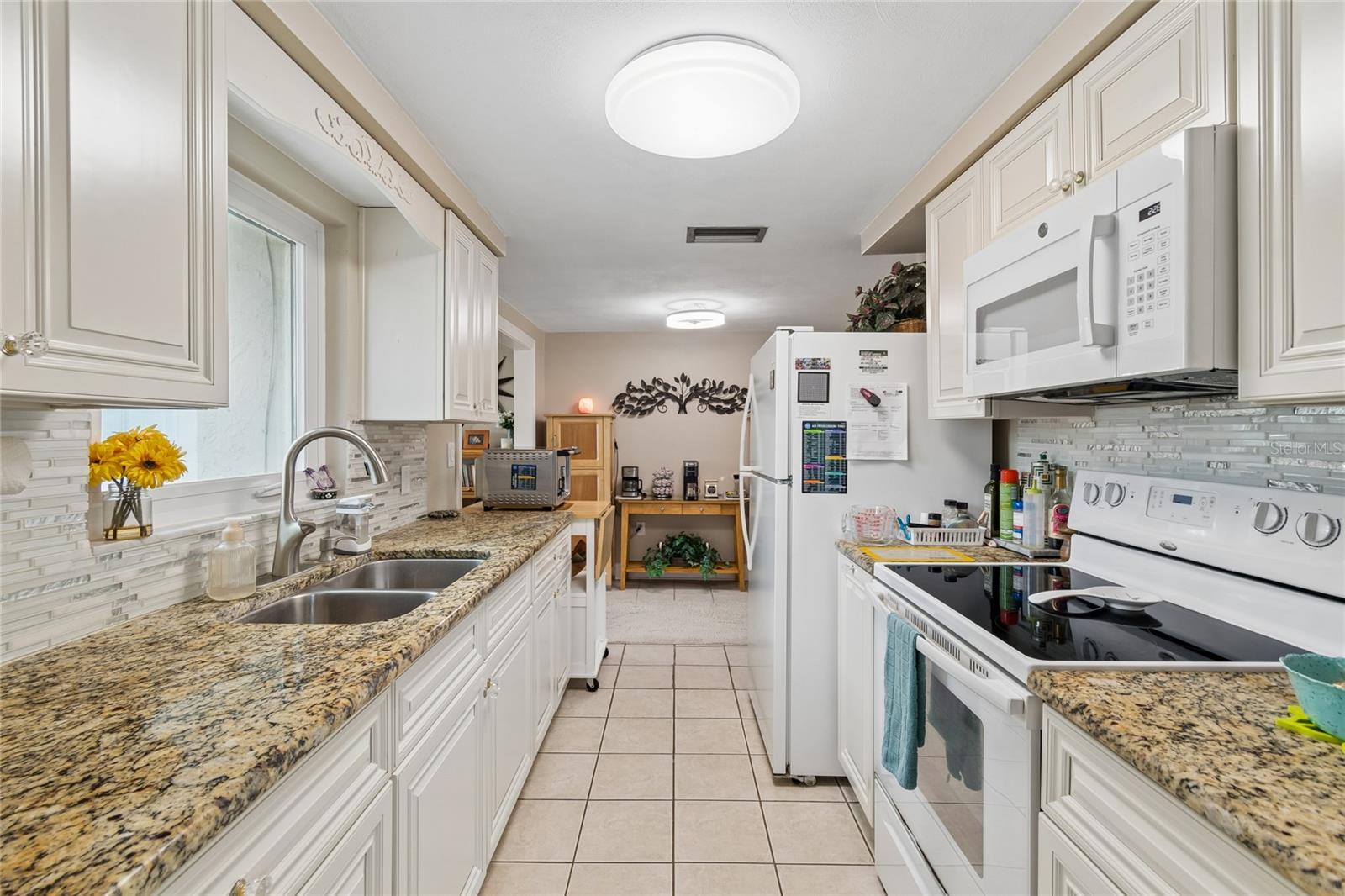 Image 14 of 39 For 4904 Fleetwood Street