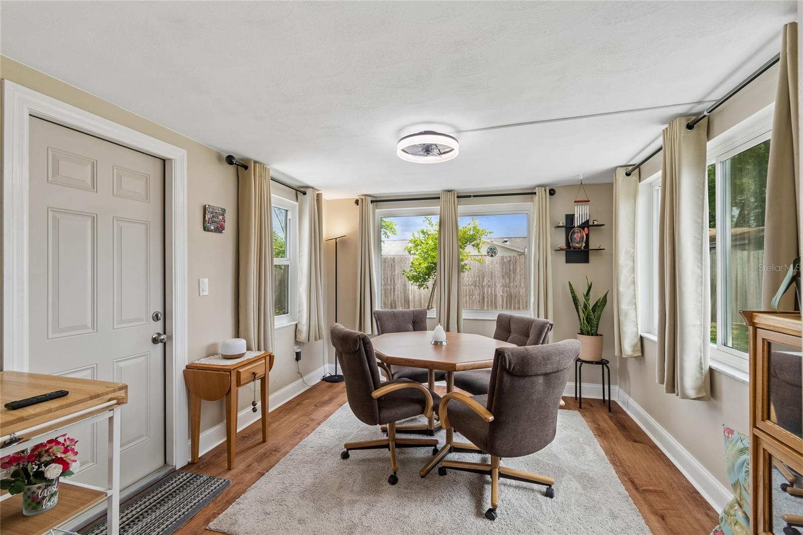 Image 16 of 39 For 4904 Fleetwood Street