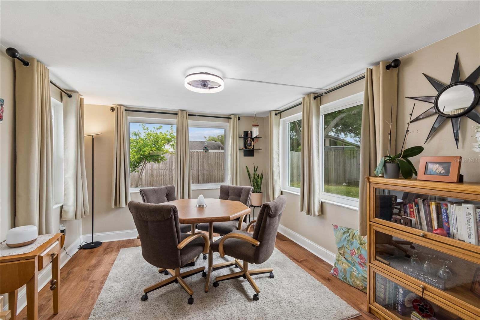 Image 17 of 39 For 4904 Fleetwood Street