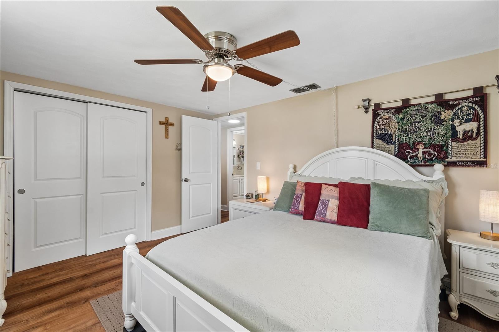 Image 20 of 39 For 4904 Fleetwood Street