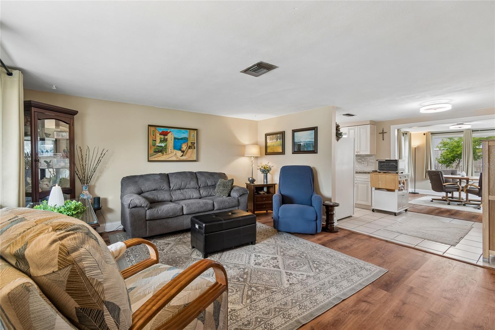 Image 4 of 39 For 4904 Fleetwood Street