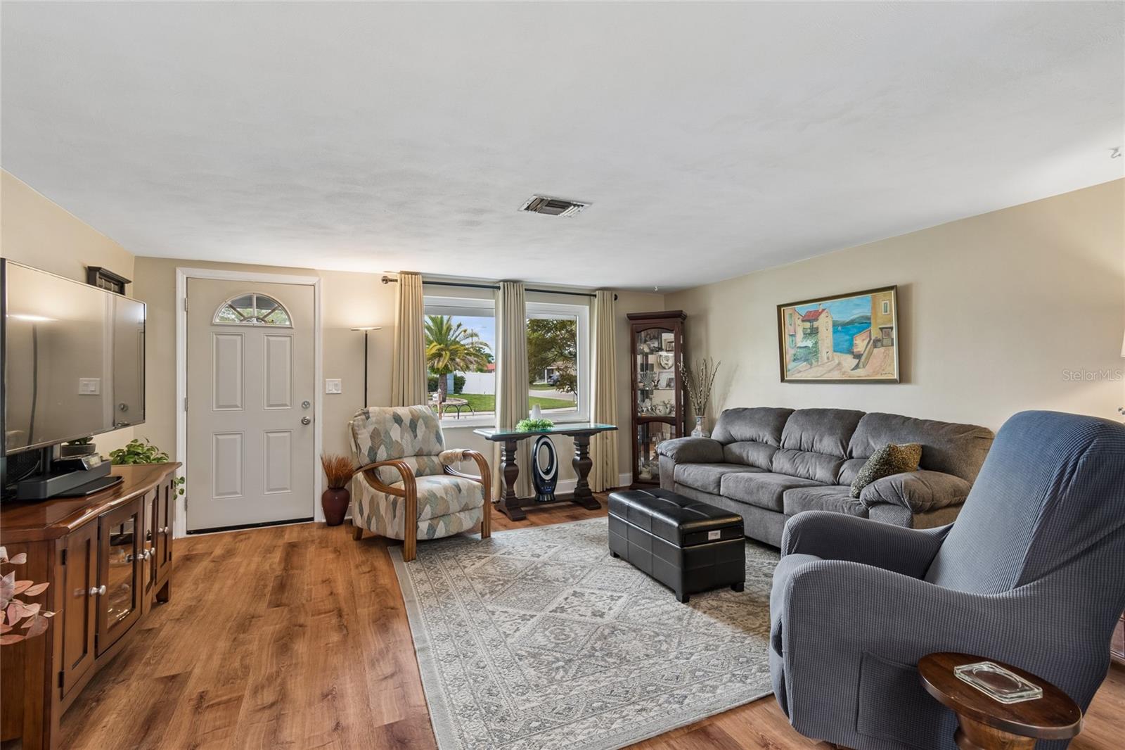 Image 6 of 39 For 4904 Fleetwood Street