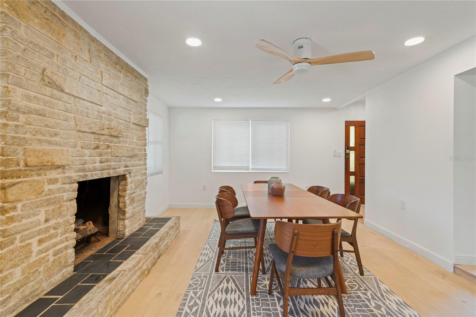 Listing photo id 8 for 12296 144th Lane