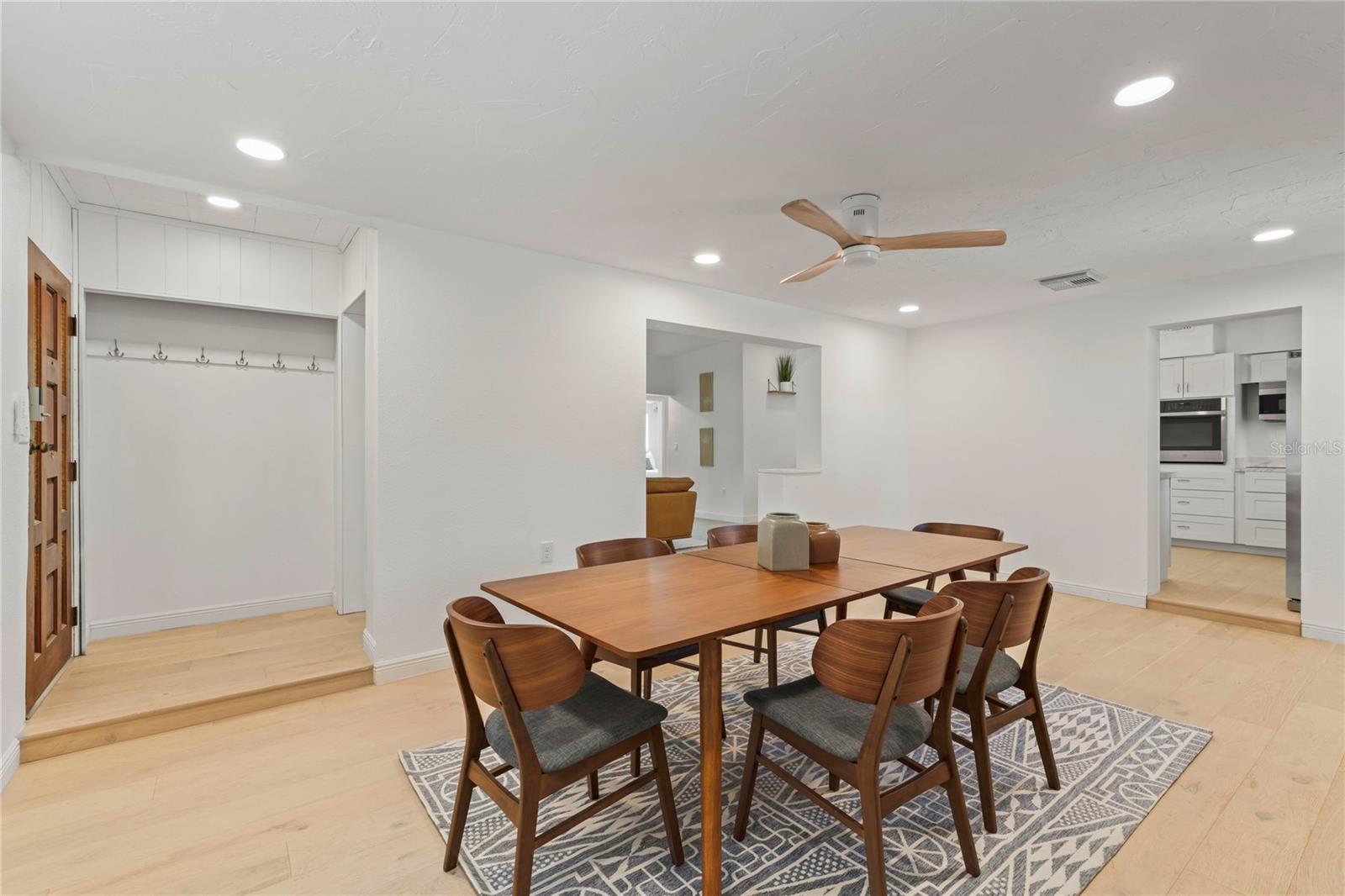 Listing photo id 9 for 12296 144th Lane