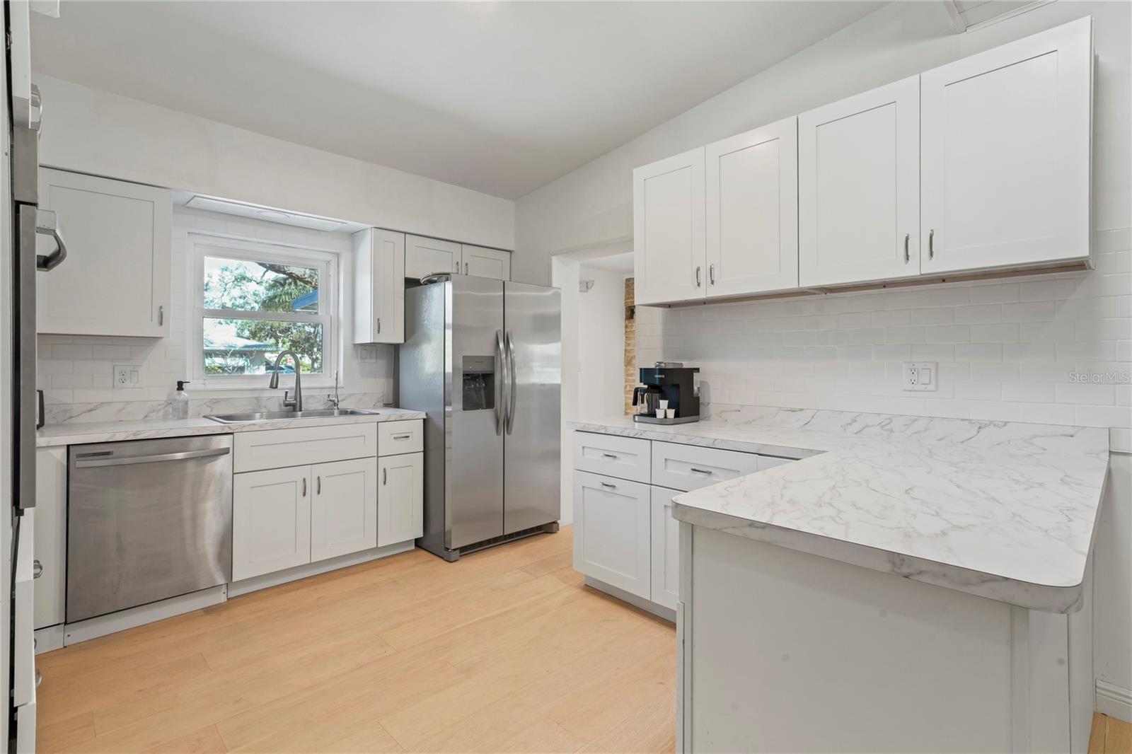 Listing photo id 10 for 12296 144th Lane