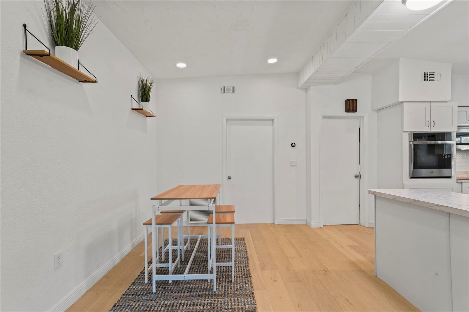 Listing photo id 14 for 12296 144th Lane