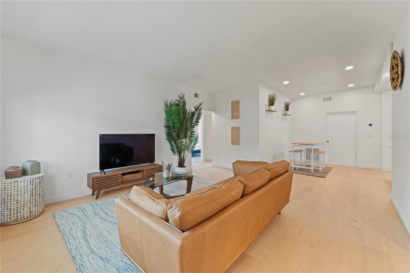 Listing photo id 2 for 12296 144th Lane