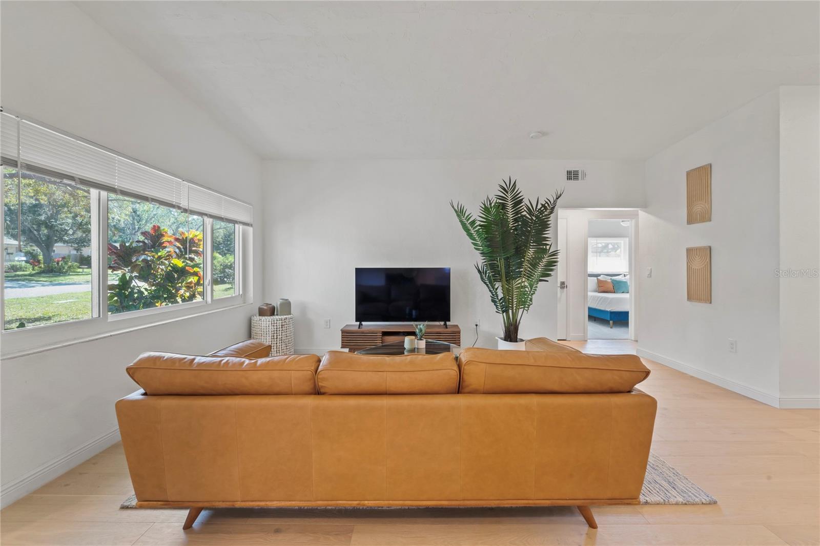 Listing photo id 3 for 12296 144th Lane