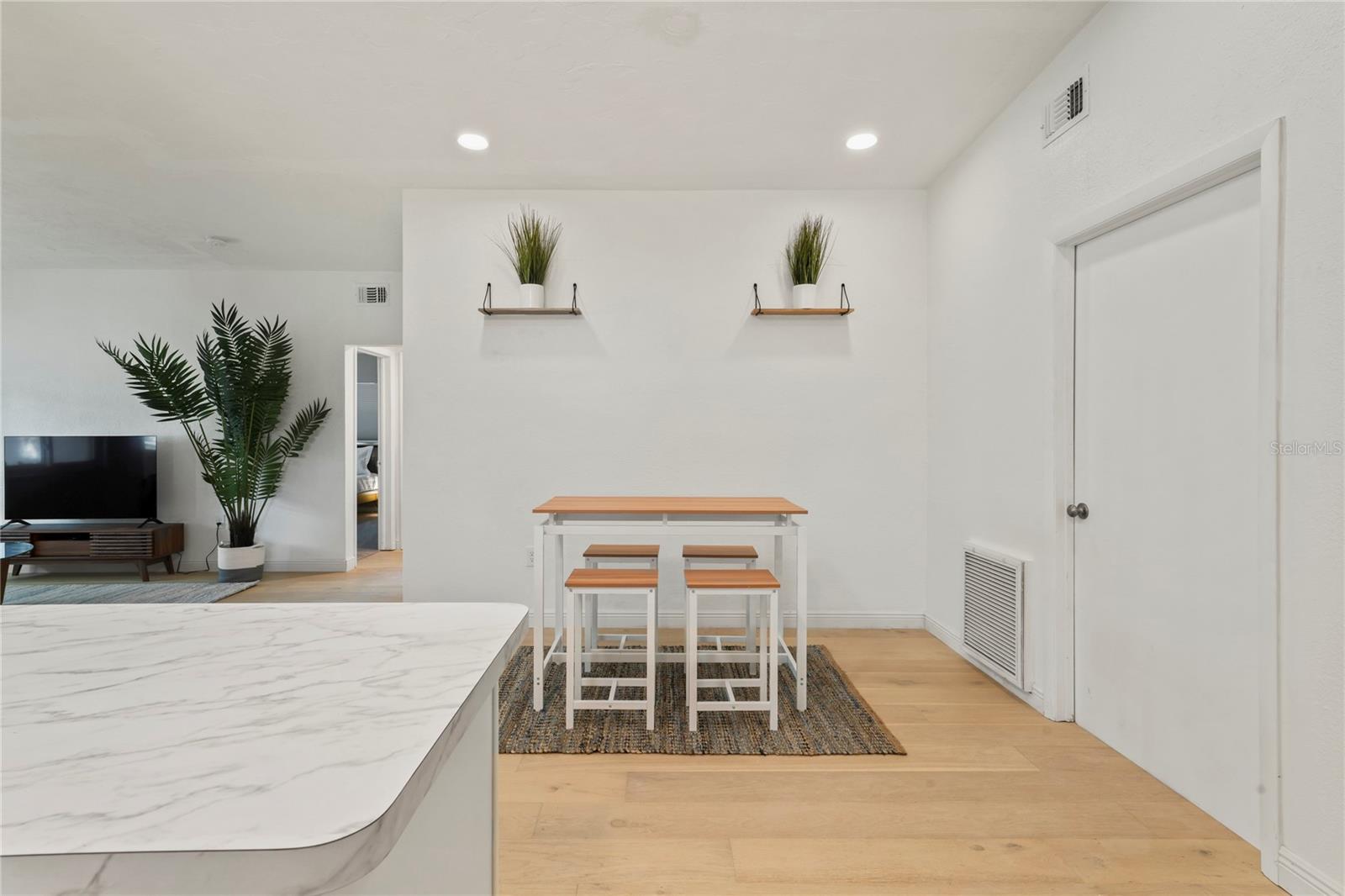 Listing photo id 5 for 12296 144th Lane