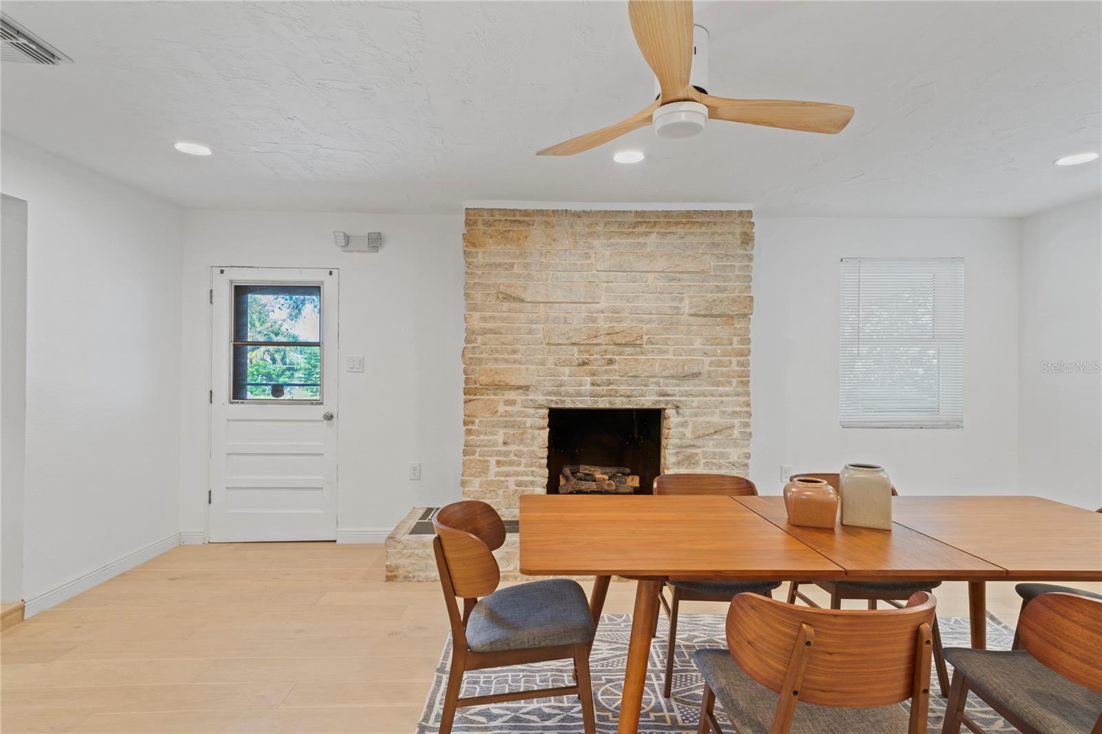 Listing photo id 6 for 12296 144th Lane