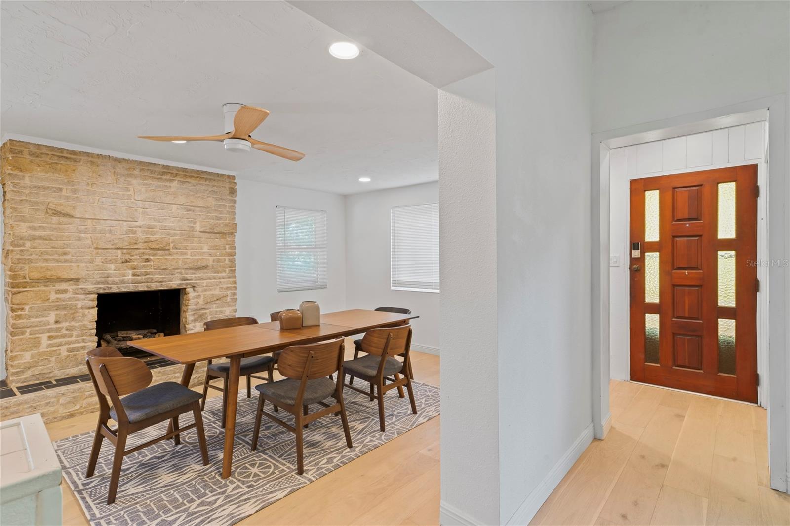 Listing photo id 7 for 12296 144th Lane