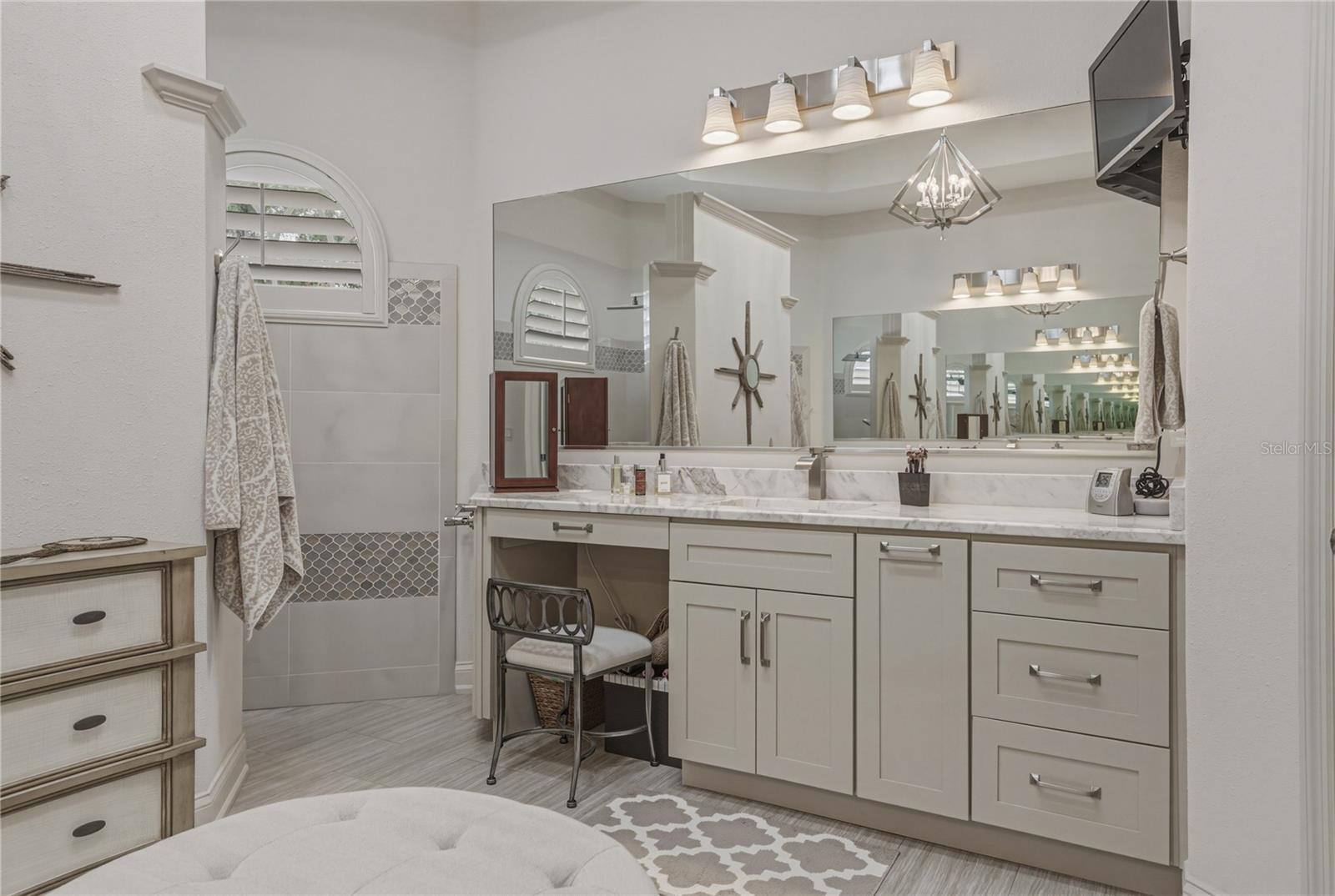 Image 42 of 88 For 13816 Carryback Drive