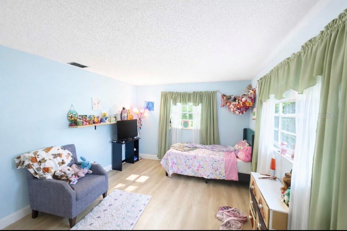 Image 16 of 42 For 12262 Hyacinth Point