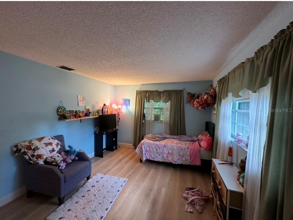 Image 18 of 42 For 12262 Hyacinth Point