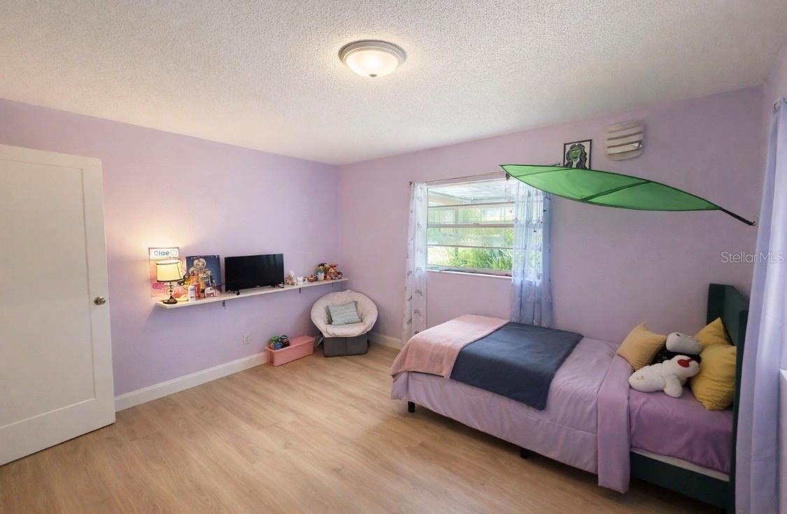 Image 22 of 42 For 12262 Hyacinth Point