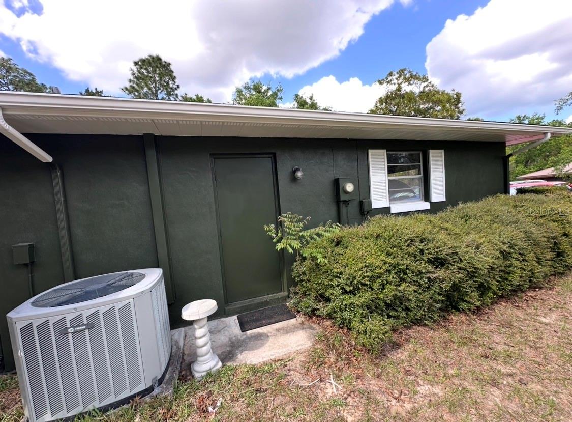 Image 31 of 42 For 12262 Hyacinth Point