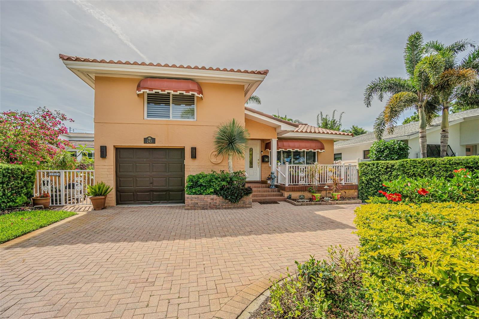 Image 2 of 57 For 243 Snell Isle Boulevard Ne