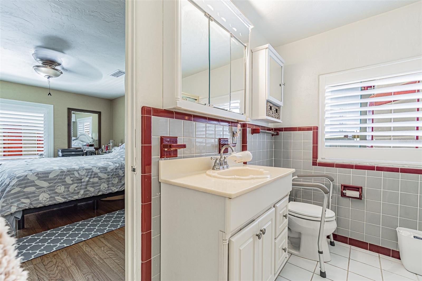 Image 22 of 57 For 243 Snell Isle Boulevard Ne