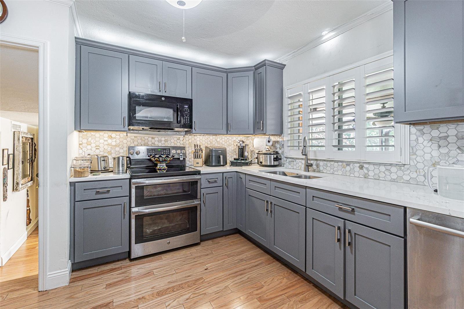 Image 8 of 57 For 243 Snell Isle Boulevard Ne