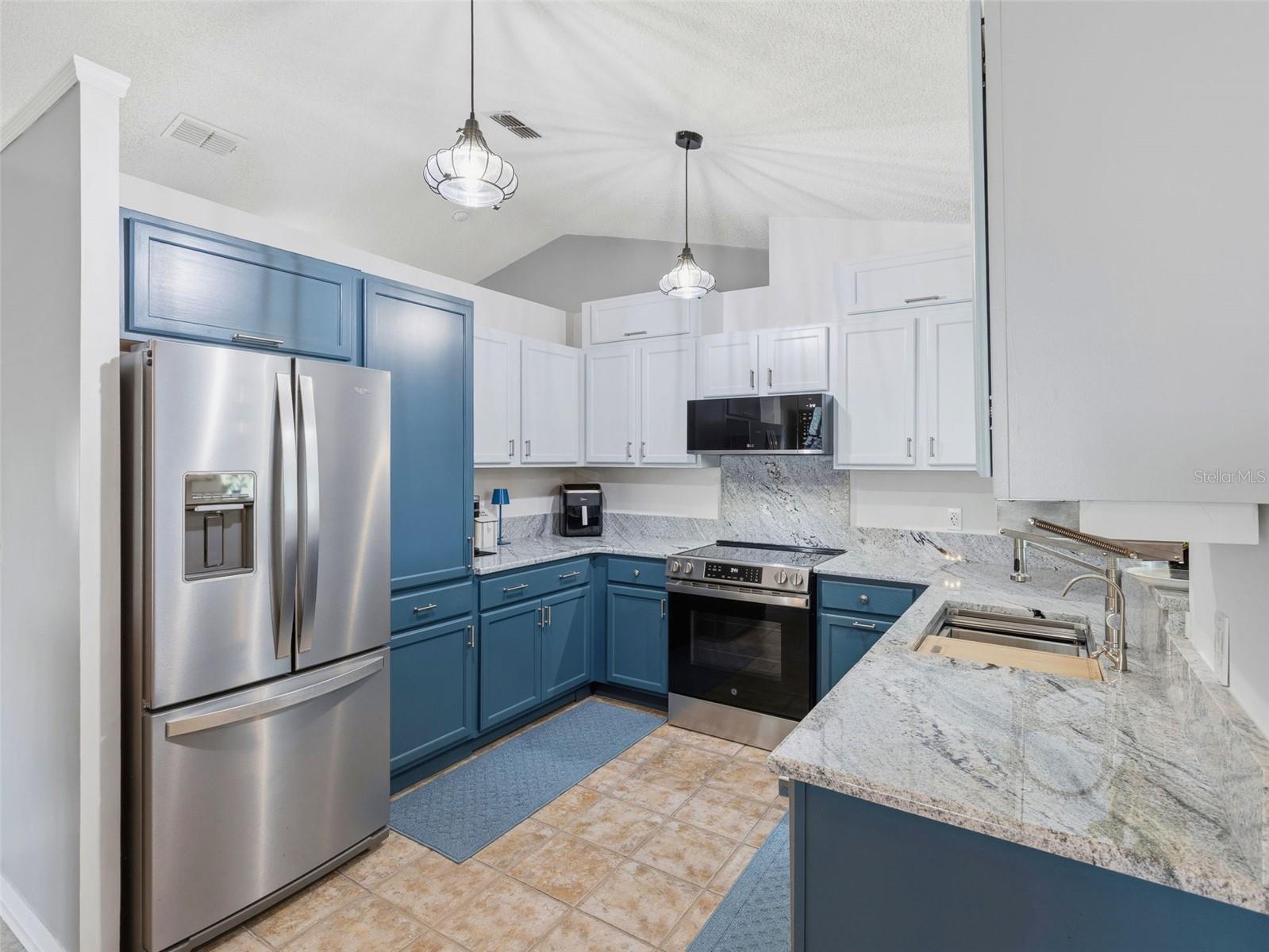 Listing photo id 8 for 13389 Brewster Road