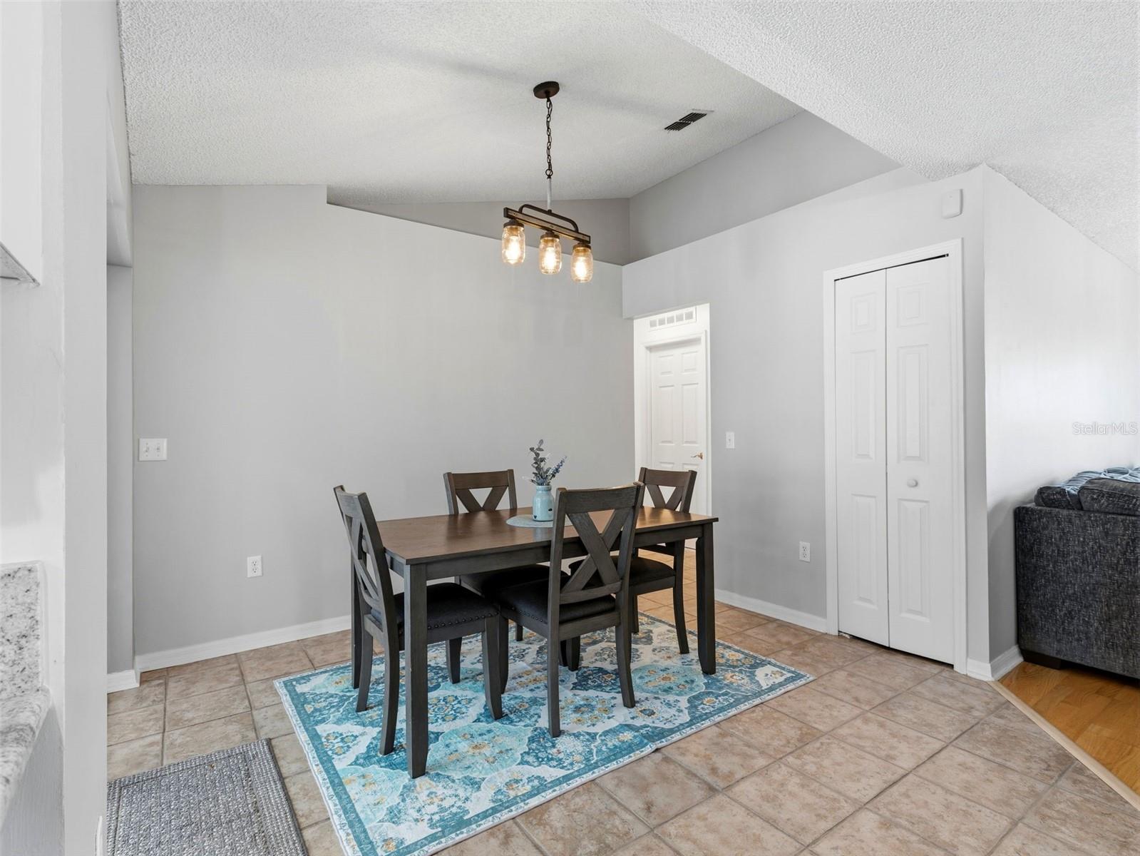 Listing photo id 13 for 13389 Brewster Road