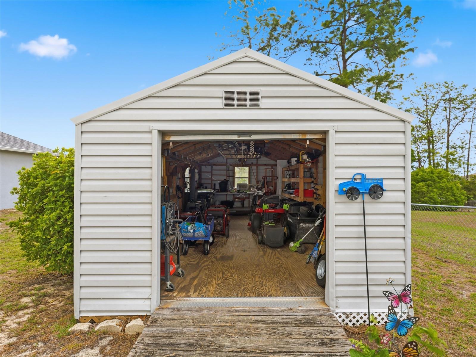 Listing photo id 39 for 13389 Brewster Road