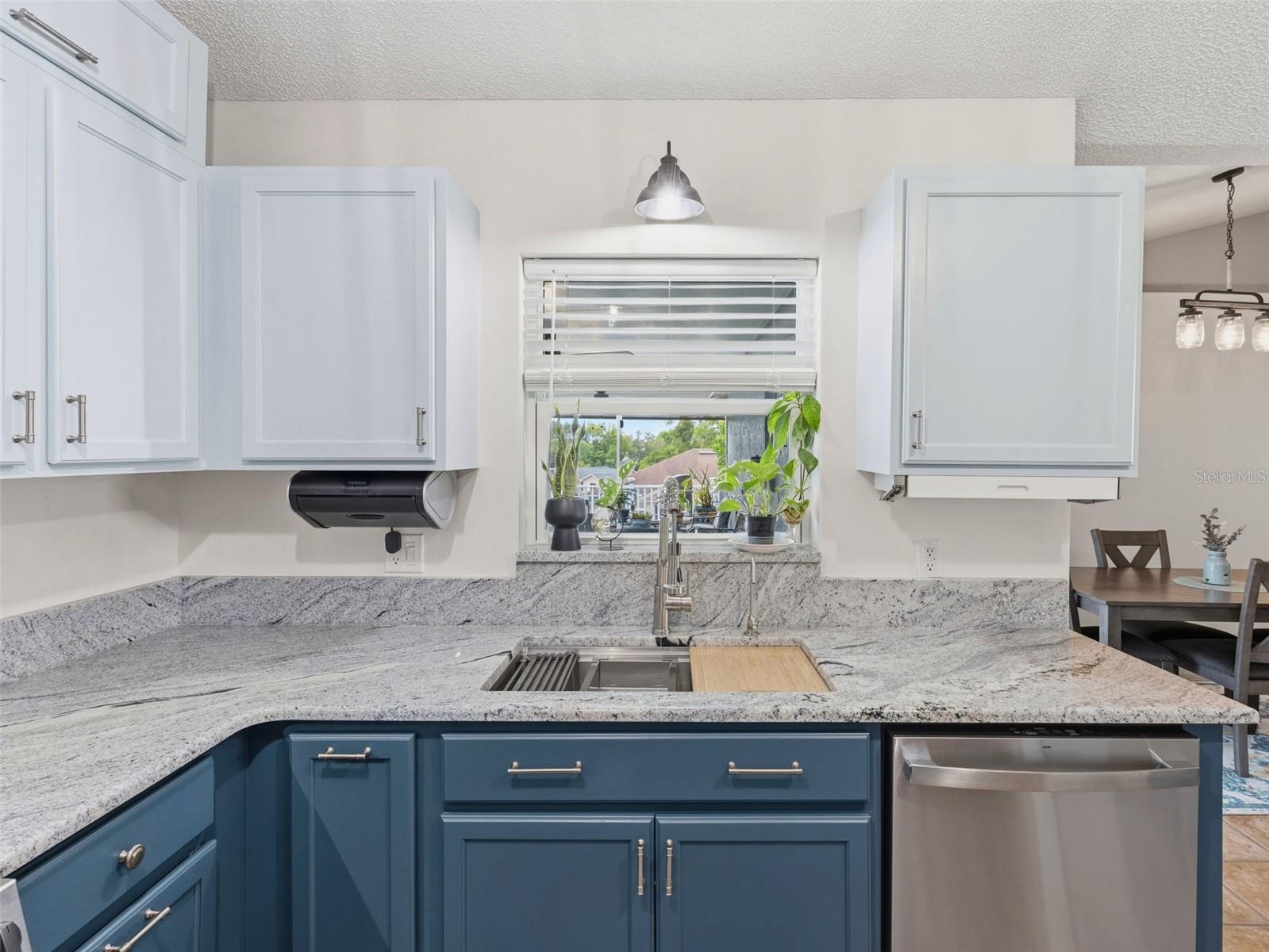 Listing photo id 7 for 13389 Brewster Road