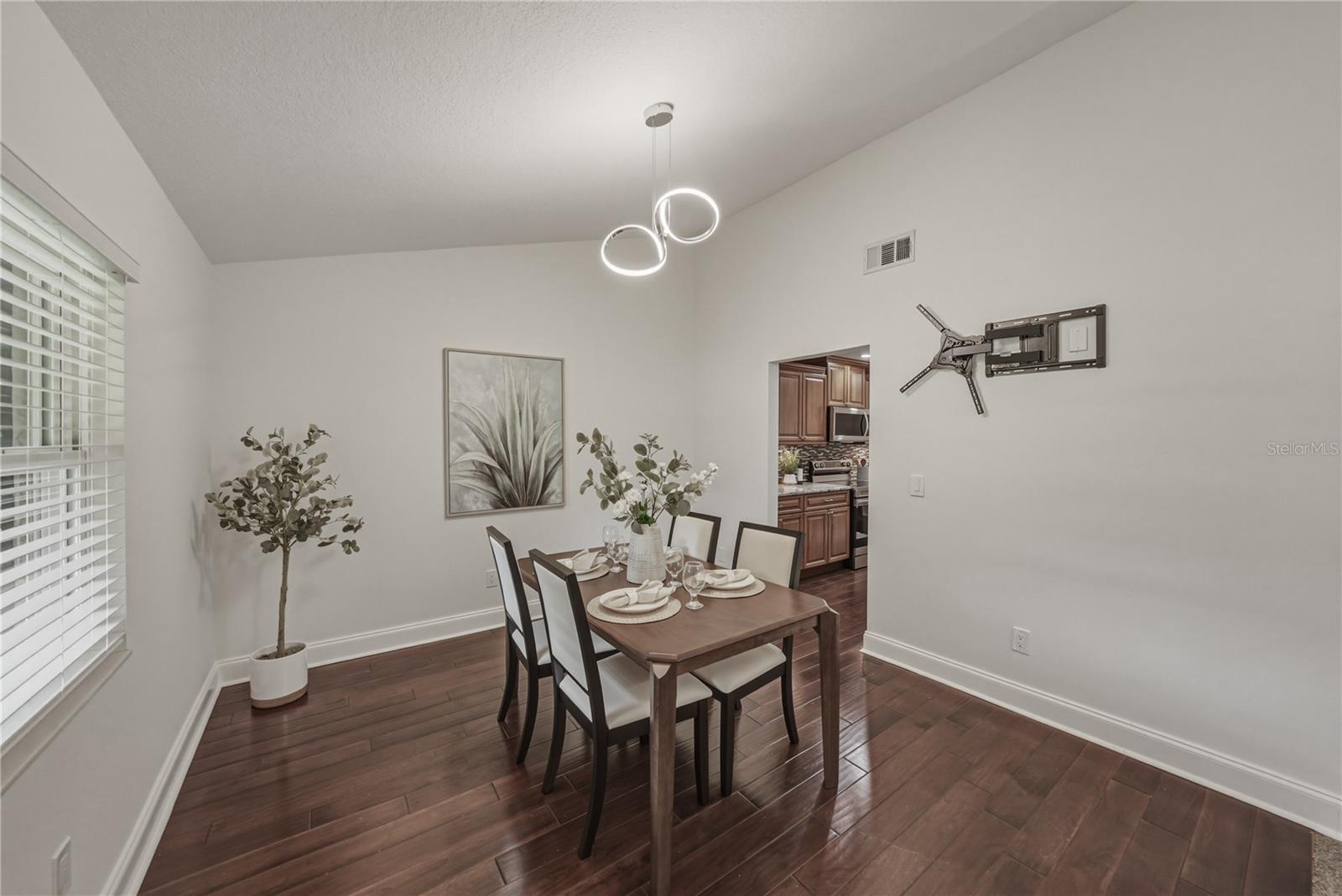 Image 17 of 87 For 7601 Thunderhead Street