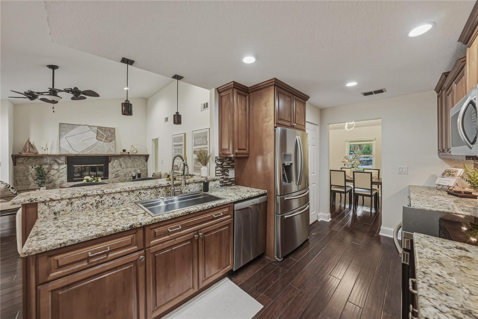 Image 23 of 87 For 7601 Thunderhead Street