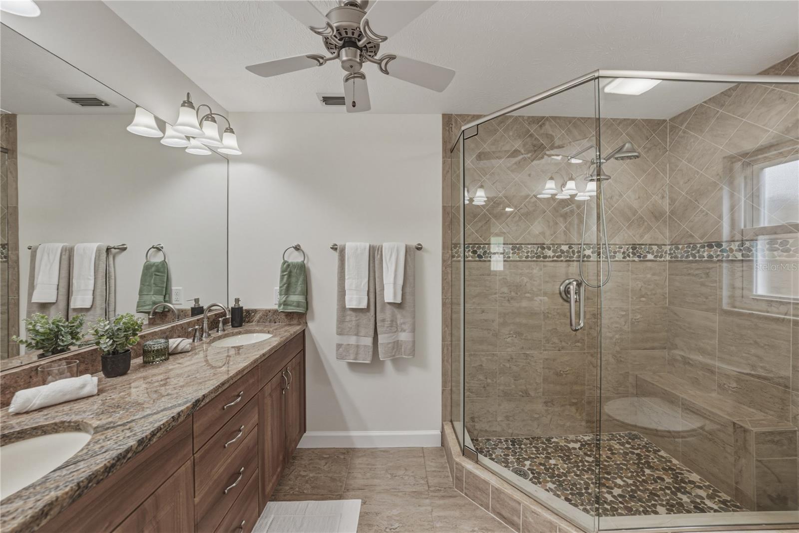 Image 34 of 87 For 7601 Thunderhead Street