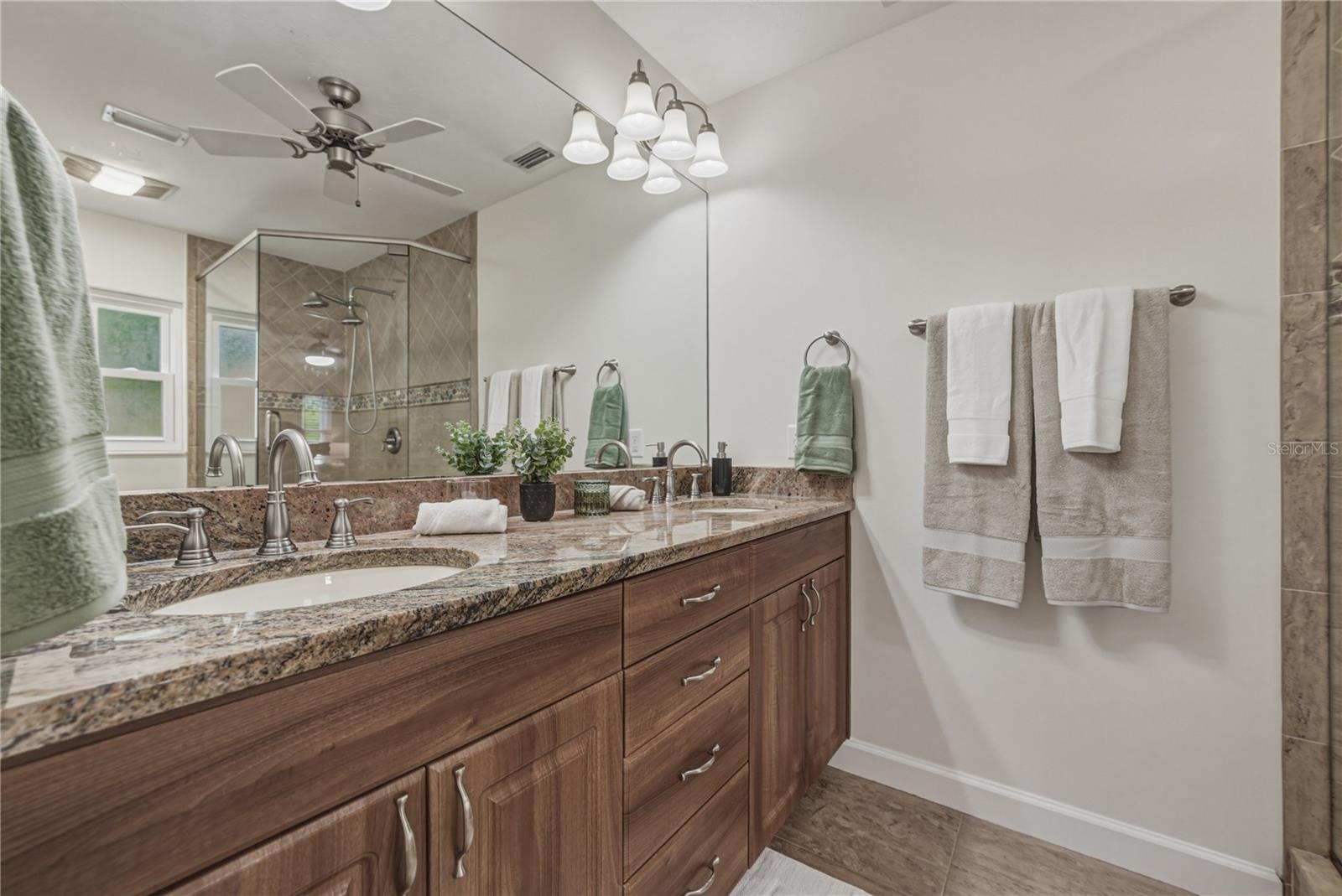 Image 35 of 87 For 7601 Thunderhead Street