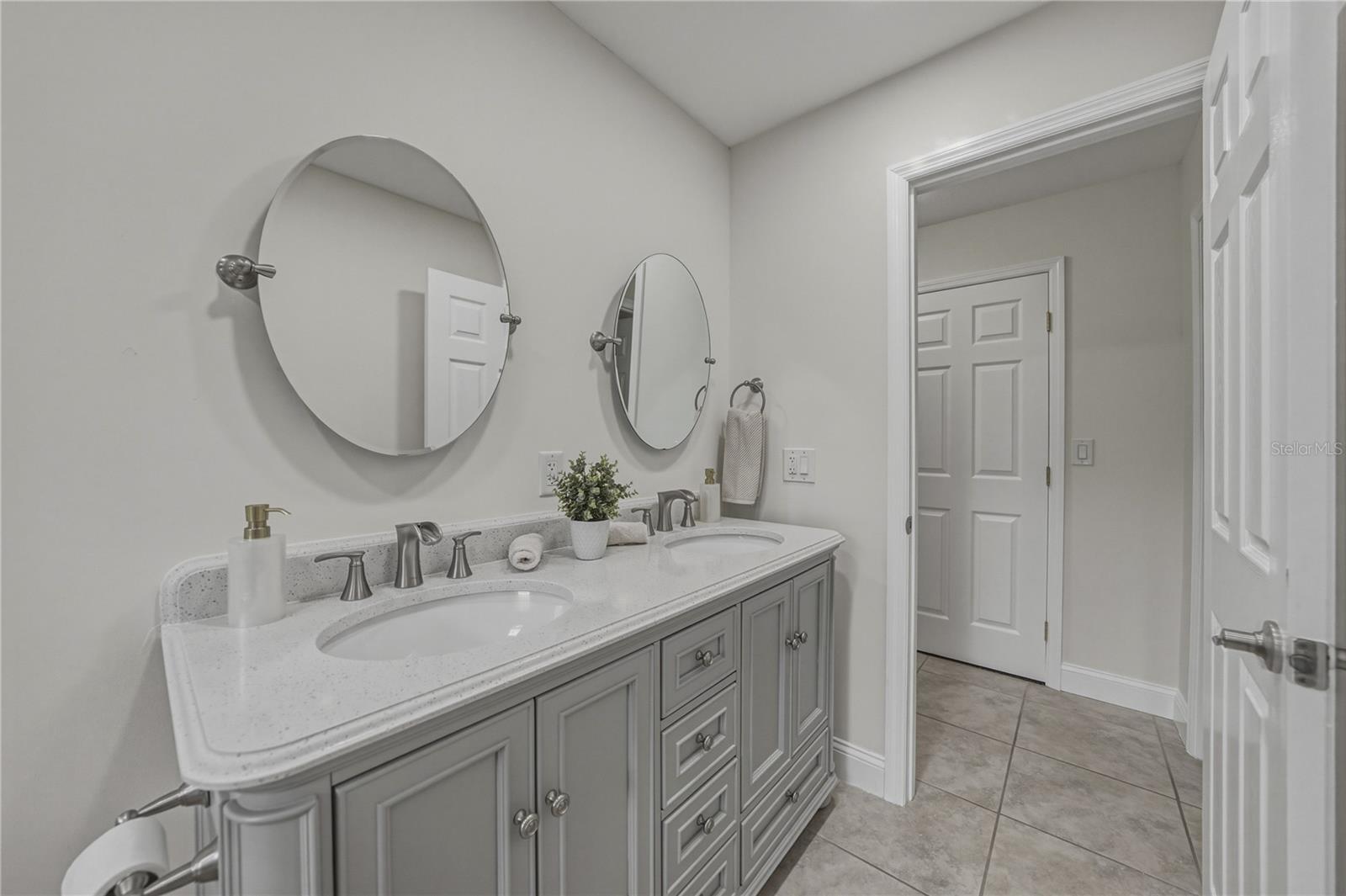 Image 42 of 87 For 7601 Thunderhead Street