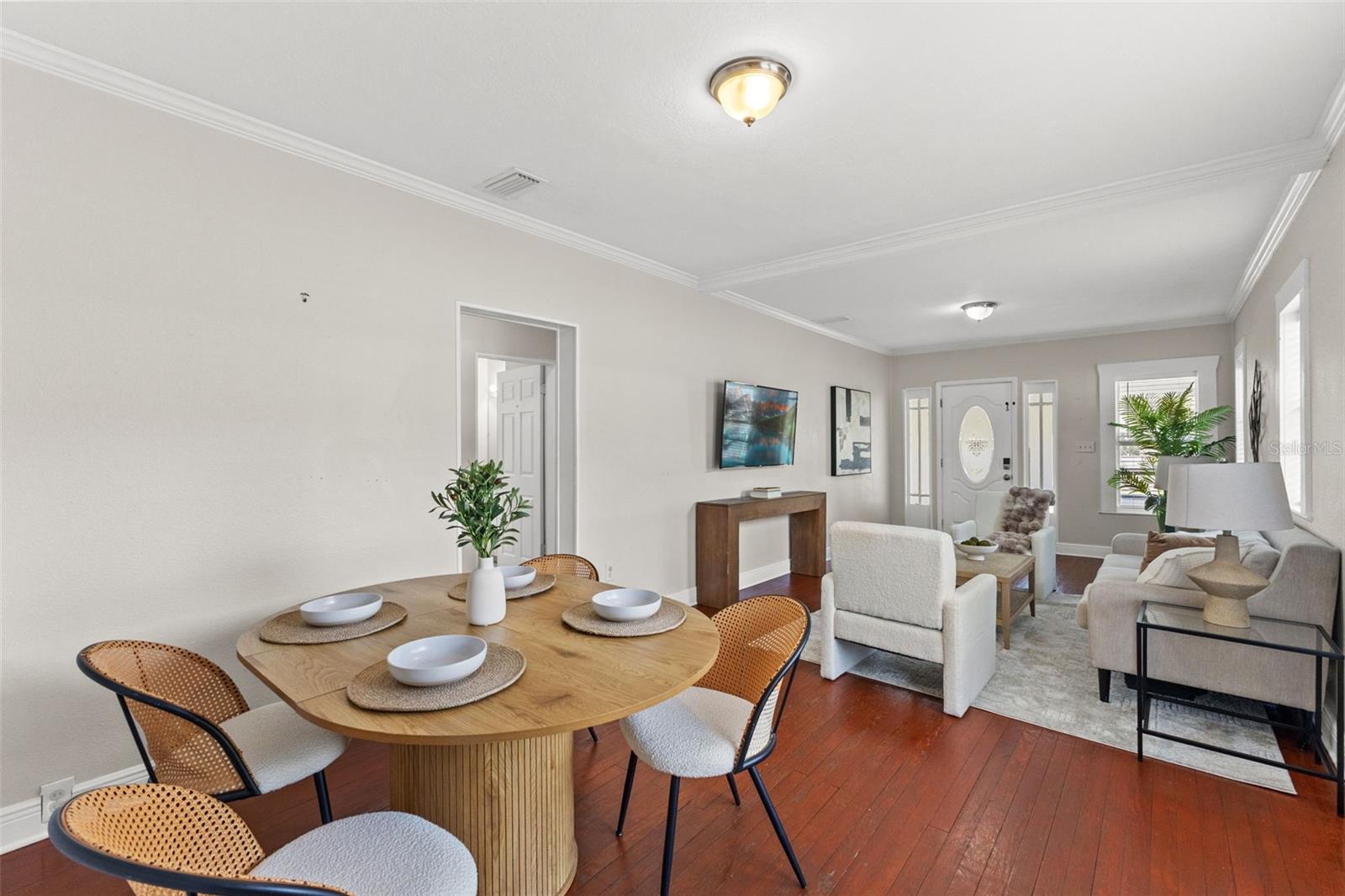 Listing photo id 9 for 318 Osborne Avenue