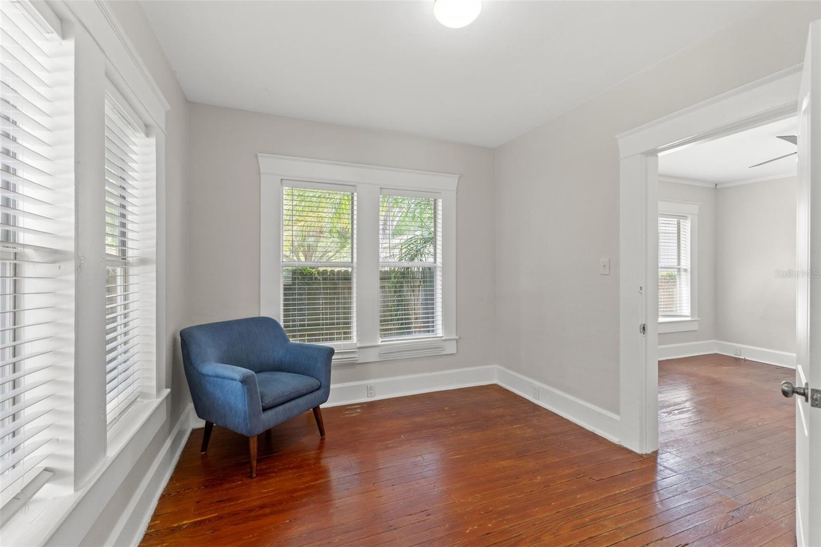 Listing photo id 17 for 318 Osborne Avenue