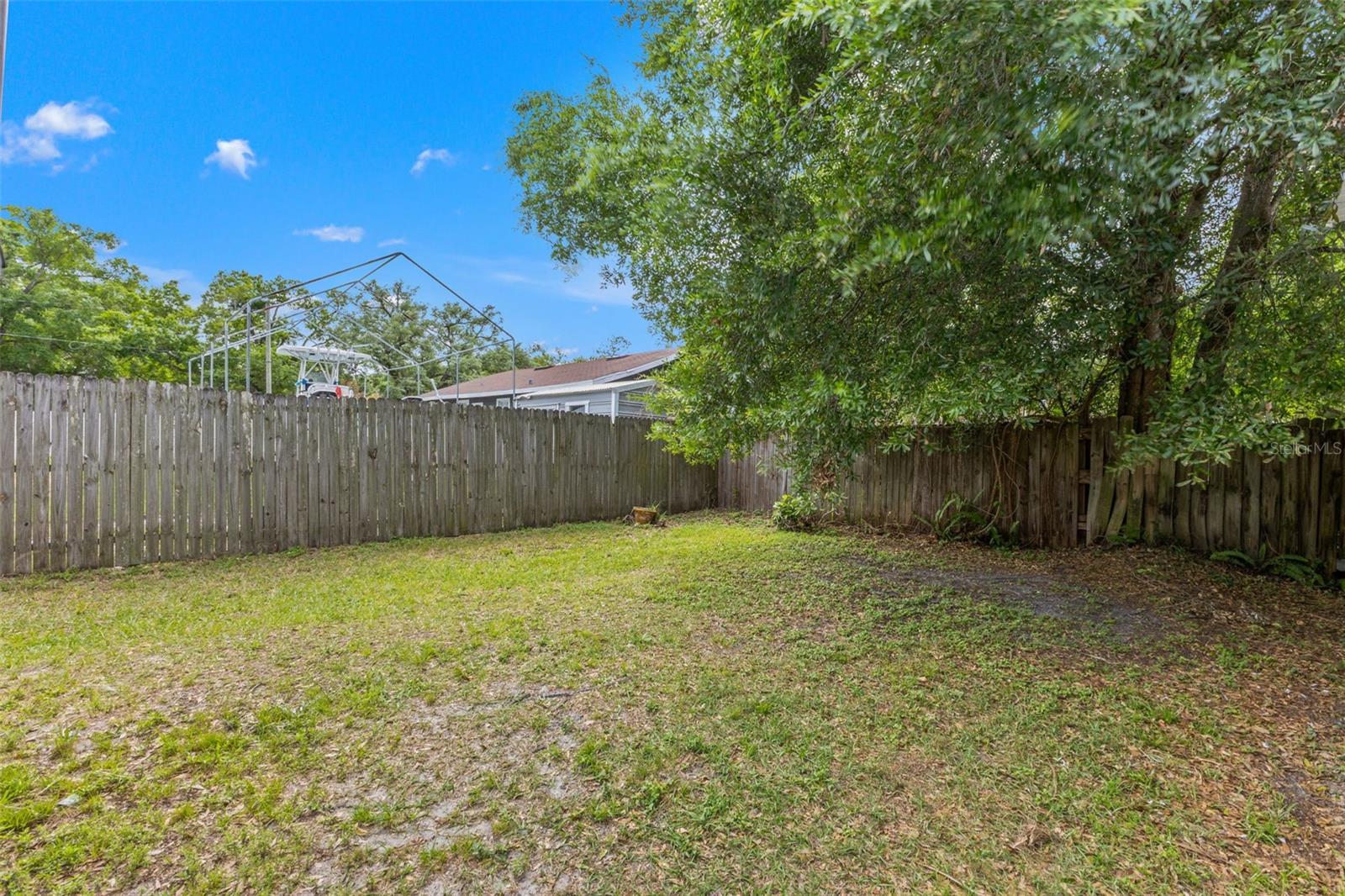 Listing photo id 24 for 318 Osborne Avenue