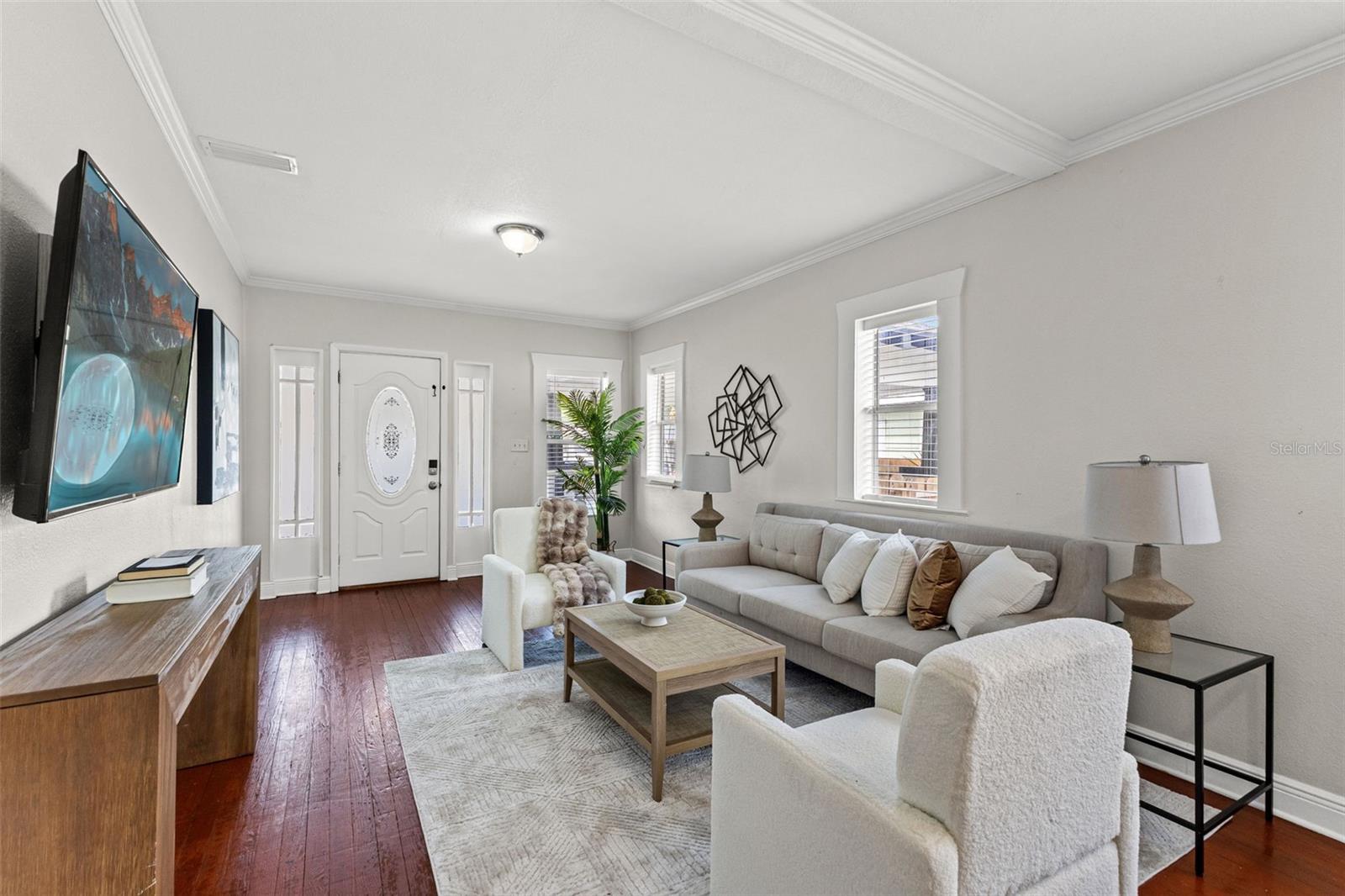 Listing photo id 4 for 318 Osborne Avenue