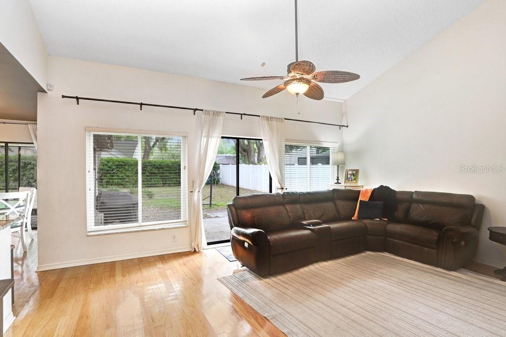 Image 17 of 36 For 6214 Farthing Street