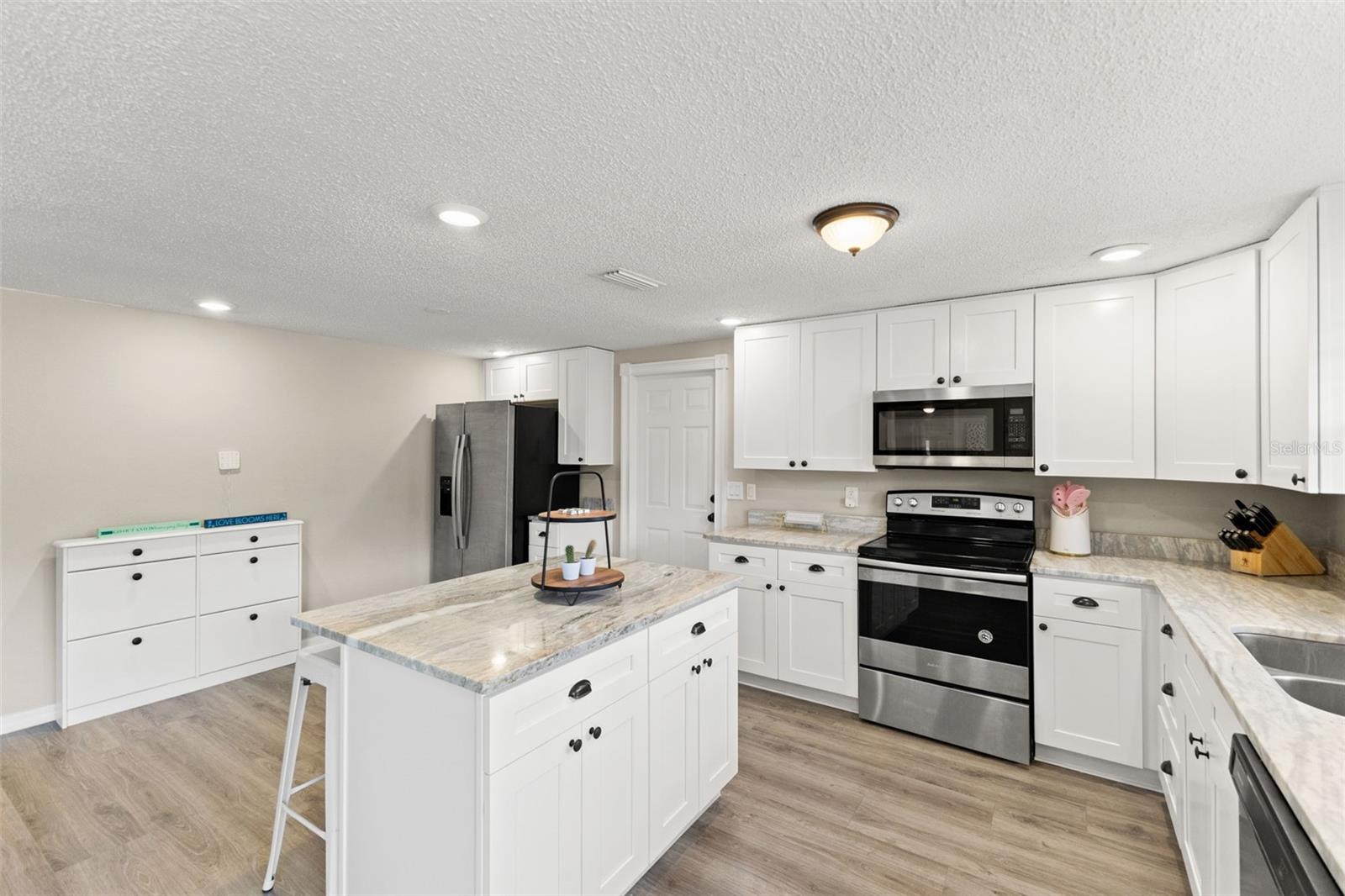 Image 16 of 44 For 7901 Packwood Avenue