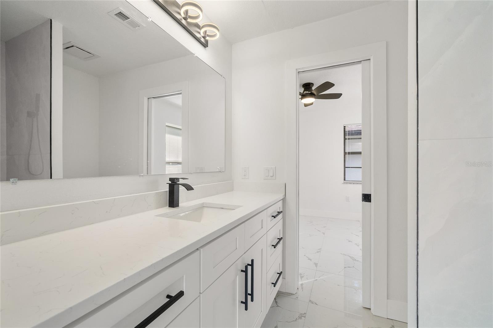 Image 12 of 23 For 10190 Thayer Street