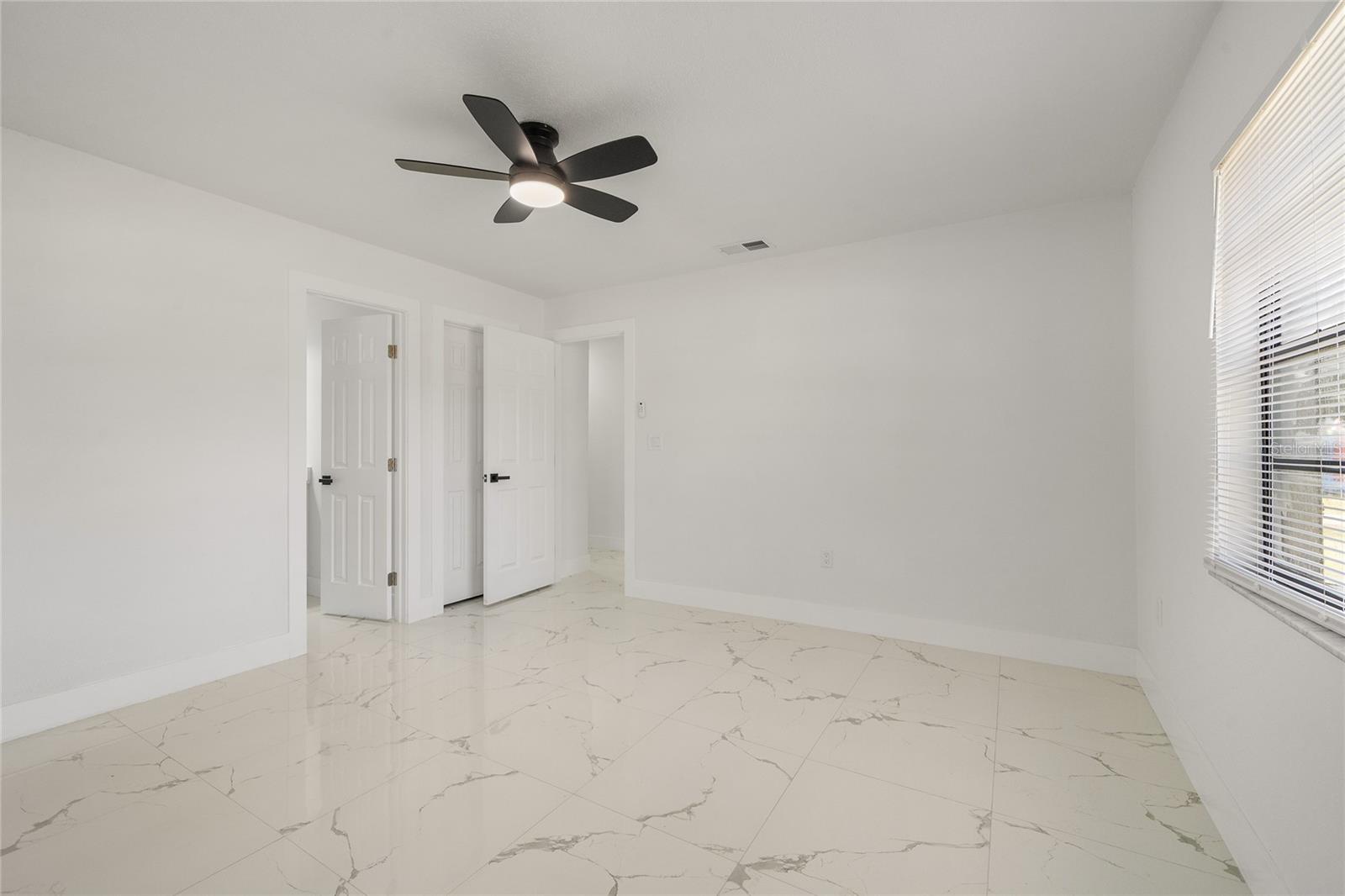 Image 14 of 23 For 10190 Thayer Street