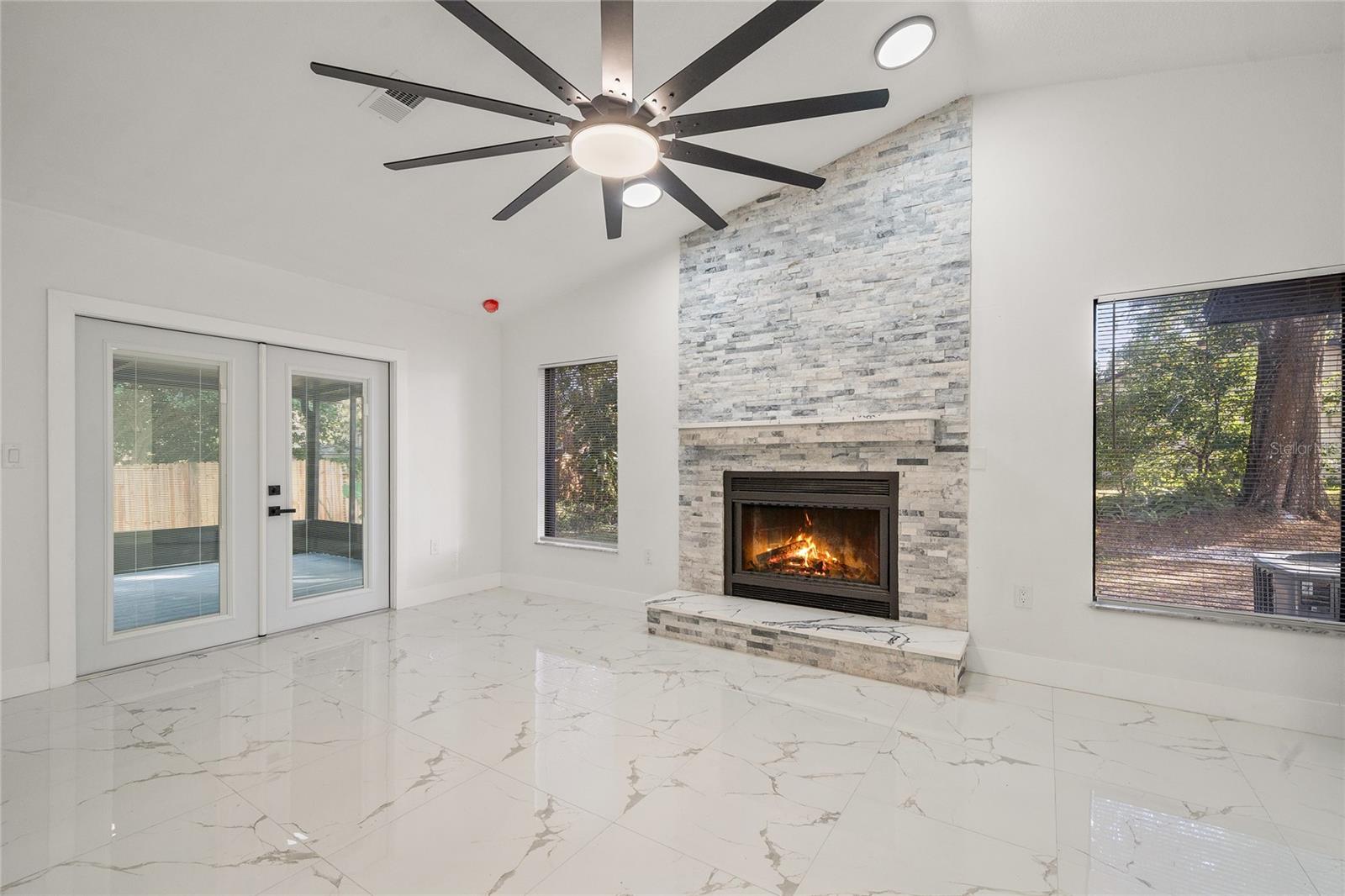 Image 17 of 23 For 10190 Thayer Street