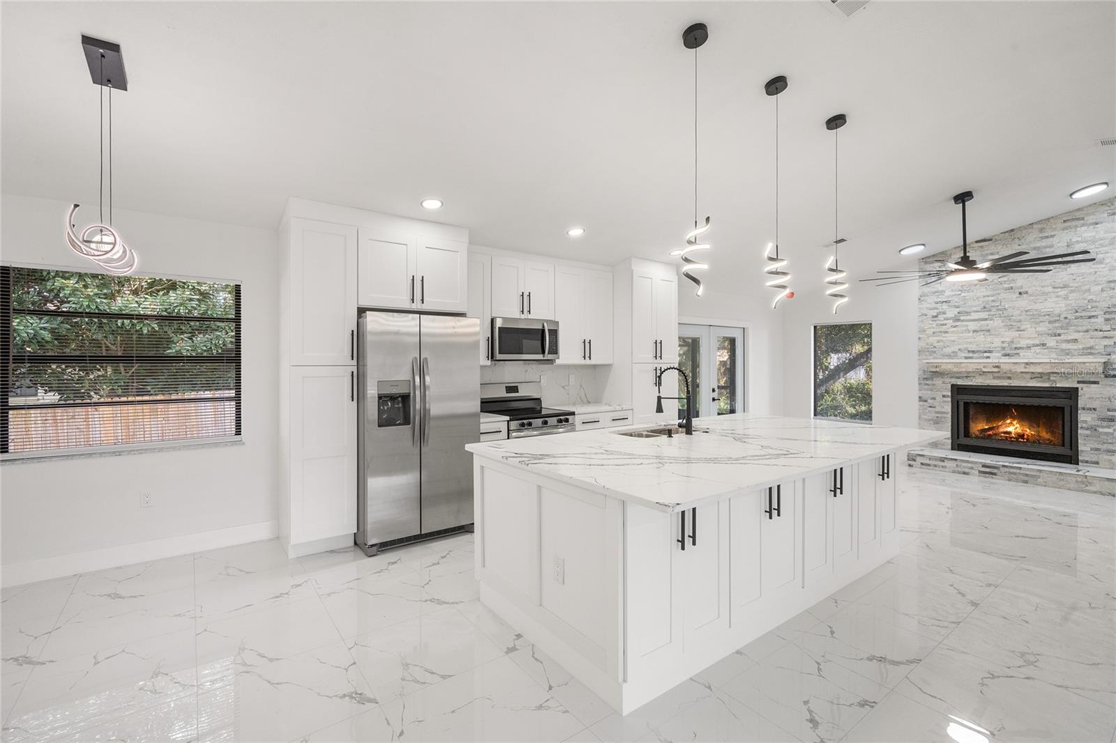 Image 18 of 23 For 10190 Thayer Street