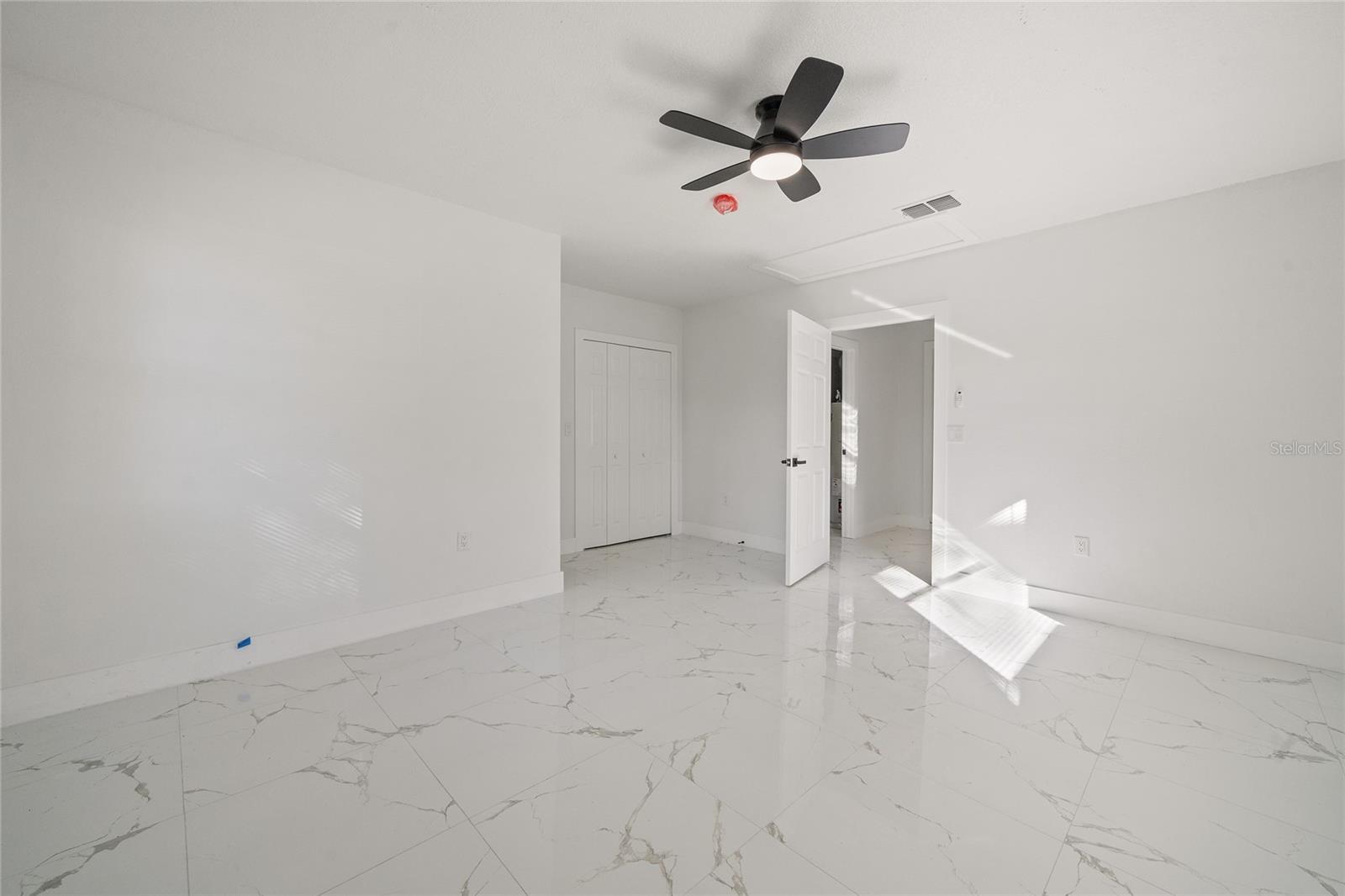 Image 7 of 23 For 10190 Thayer Street