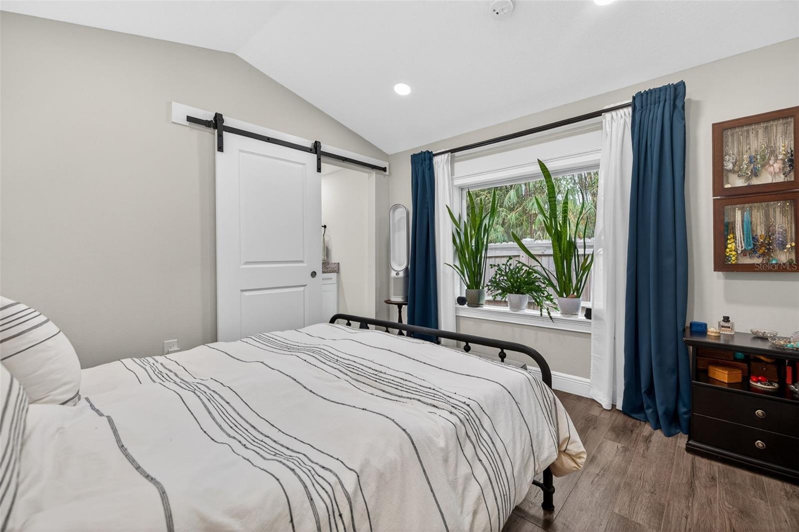 Image 16 of 28 For 768 53rd Terrace N