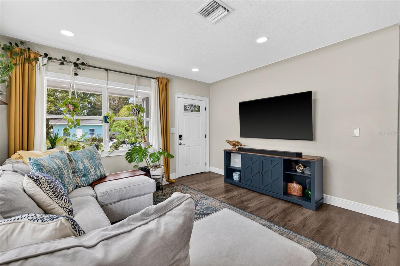 Image 5 of 28 For 768 53rd Terrace N