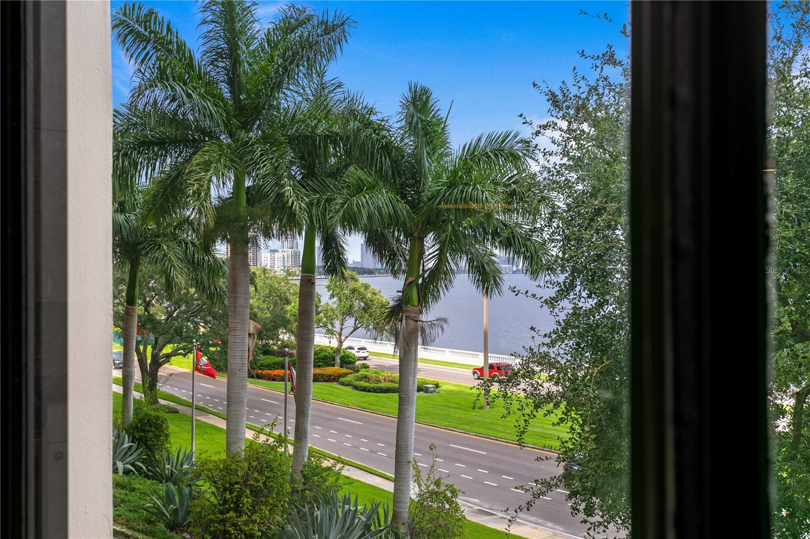 Image 13 of 47 For 3301 Bayshore Boulevard 408b