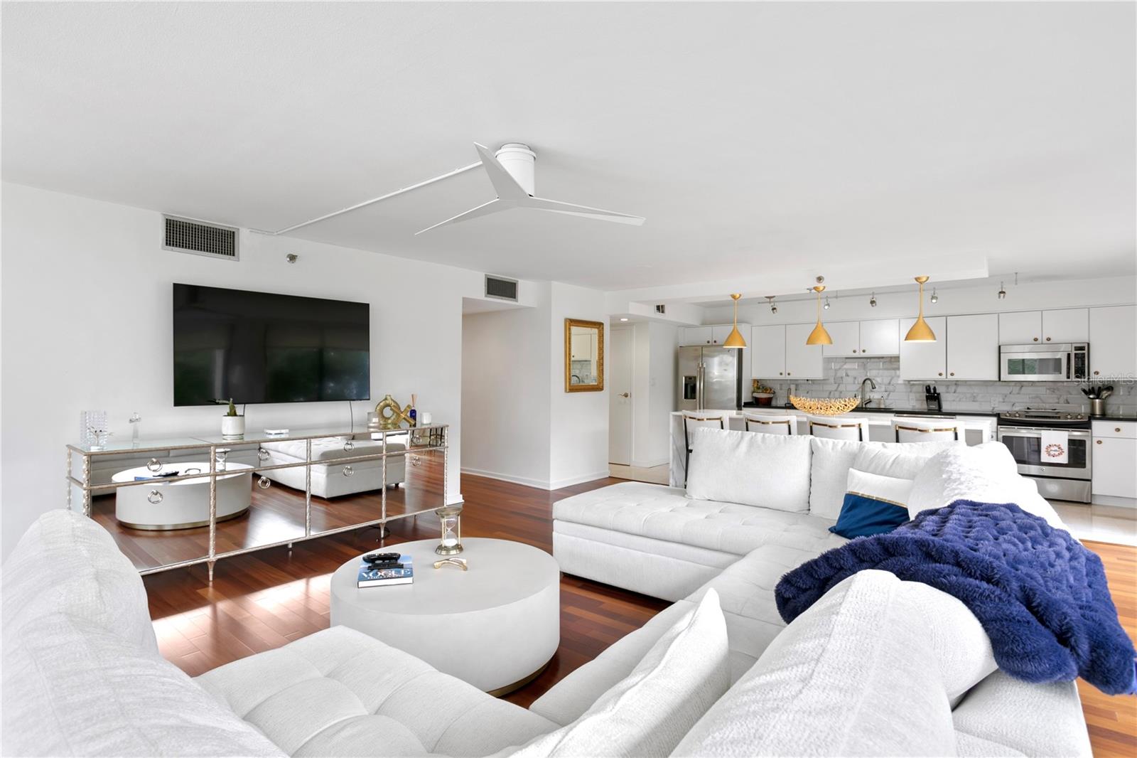 Image 16 of 47 For 3301 Bayshore Boulevard 408b